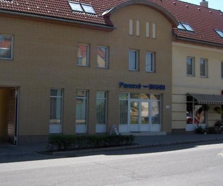 Panzio Sissi Hotel Godollo Bagian luar foto